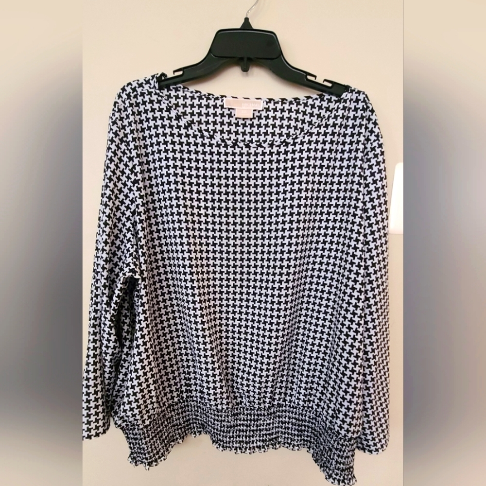 WINTER CLEARANCE: Michael Kors Black and White Blouse